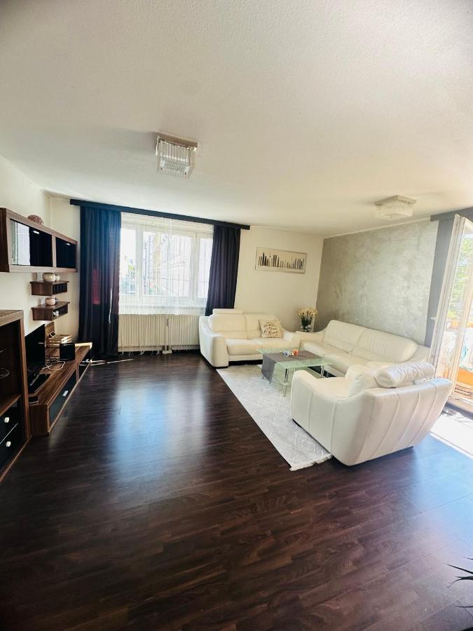 Family - Room Wina Bagian luar foto